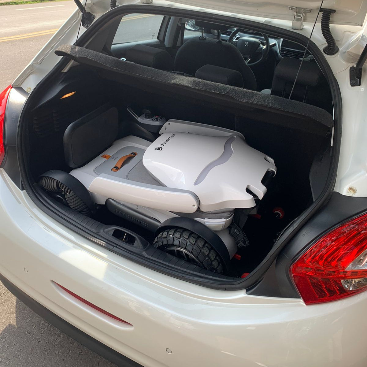 Cadeira de Rodas Motorizada Spacemed (120 kg) - Dellamed