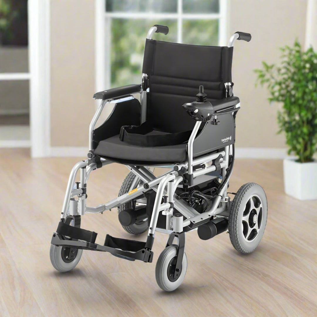 Cadeira de Rodas Motorizada Dobrável Elétrica Bivolt Alumínio D900 - Dellamed